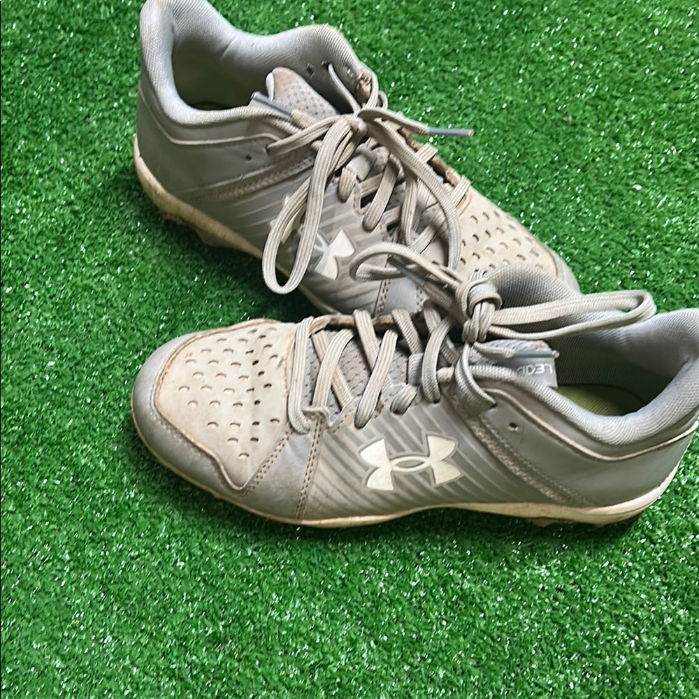 Under Armour Gray Athletic Shoes